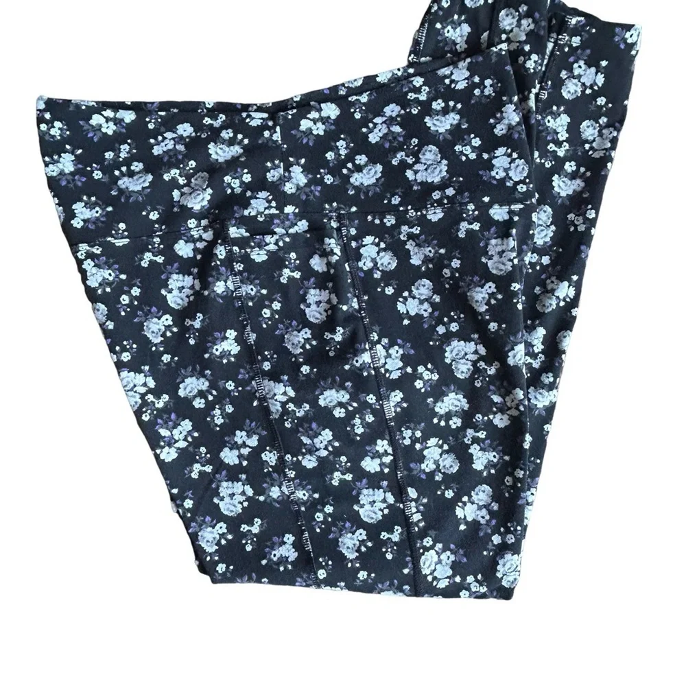 Victoria's Secret Pink Floral Leggings with pockets